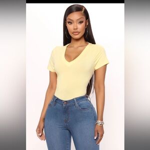 Jess V Neck Short Sleeve Top - Yellow